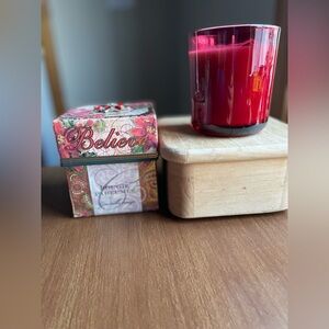 Bougie Parfumee Red Currant Candle 9.6 oz Approx 52 Hours Burn Time